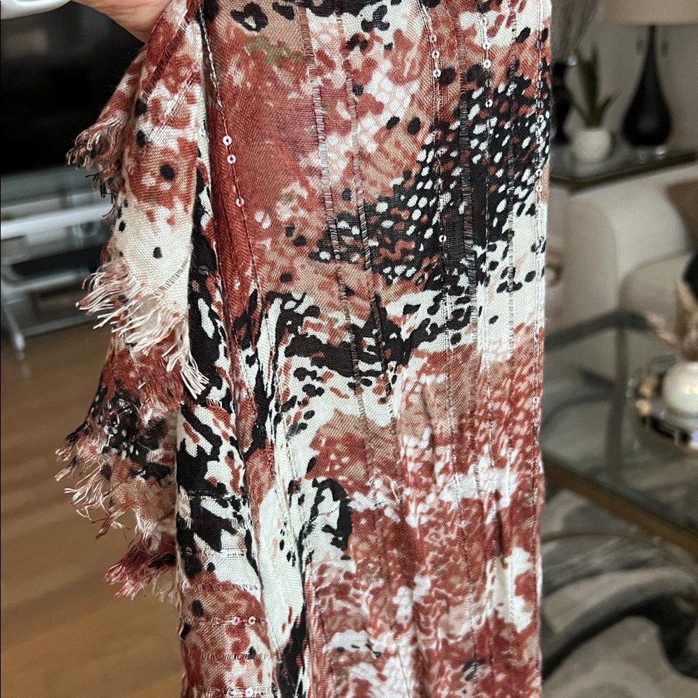 Abstract Patterned Scarf - Picture 2 of 3